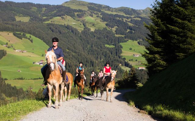Gruppenfoto Reiten