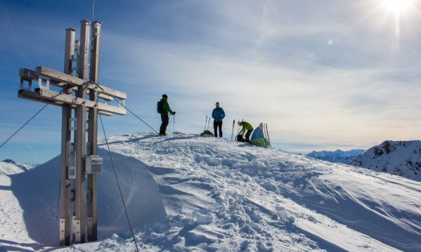 Gipfel des "Kleinen Beil" mit Tourengehern