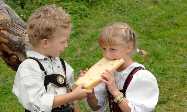 "Drachenclub" Wildschönauer Erlebnisprogramm für Kinder Spezialitäten aus Tirol kosten